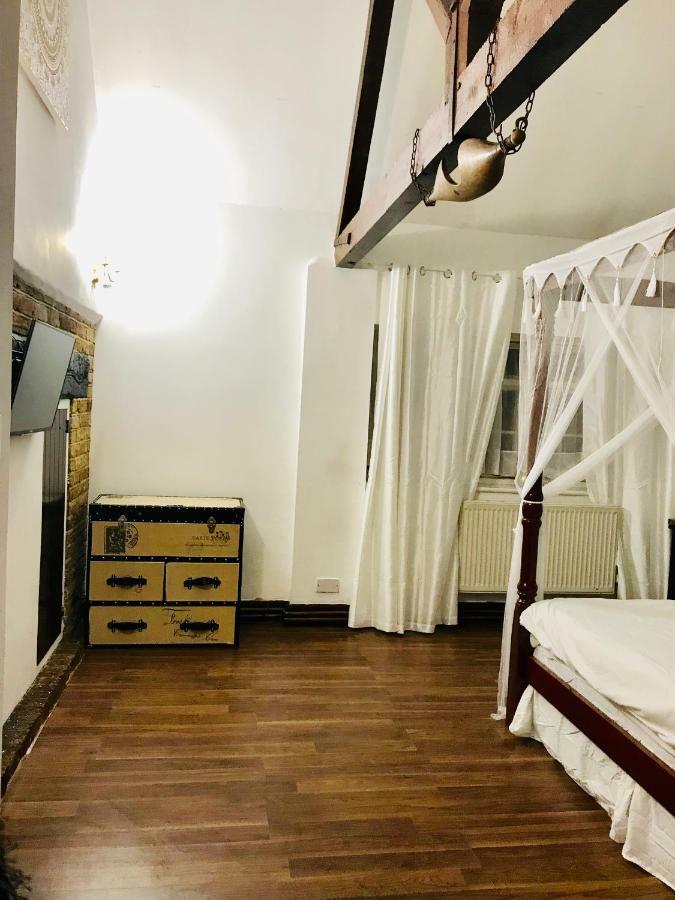Oldlands Gatwick * Horley