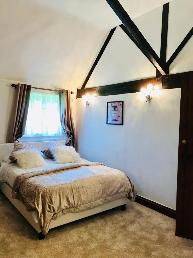 Oldlands Gatwick * Horley